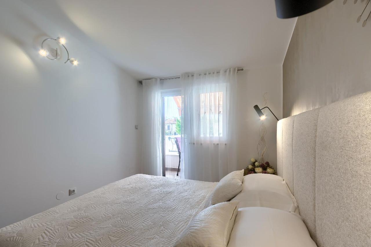 Apartment Palm View II Rovinj Exterior photo