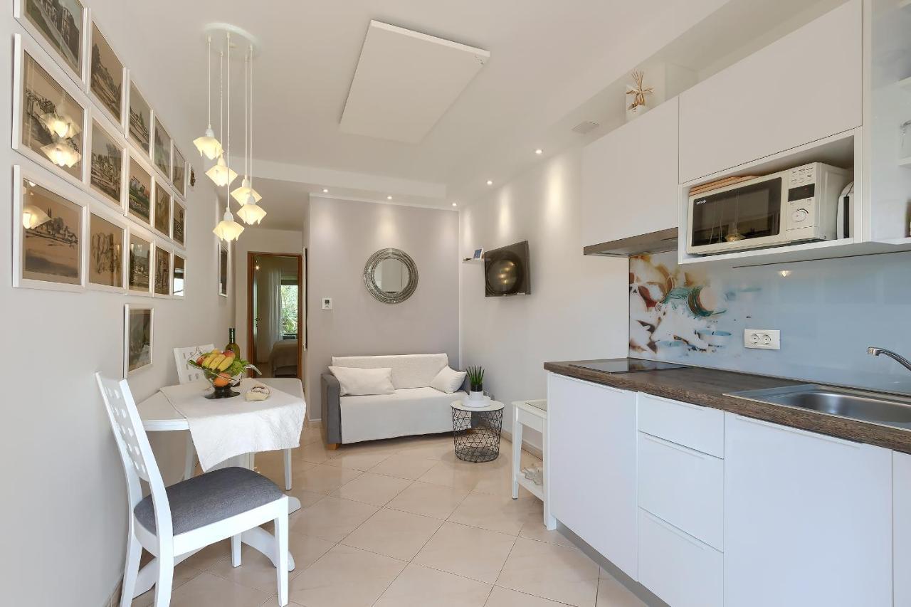 Apartment Palm View II Rovinj Exterior photo